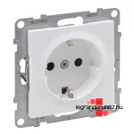 Legrand Suno 2P+F csatlakozóaljzat biztonsági zsaluval, rugós vezetékbekötéssel fehér, Legrand 721120