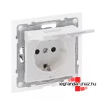 Legrand Suno 2P+F csatlakozóaljzat biztonsági zsaluval, csapófedéllel, IP44 fehér, Legrand 721123