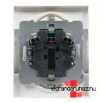 Legrand Suno 2x2P+F csatlakozóaljzat biztonsági zsaluval, egybeépített burkolattal, rugós fehér, Legrand 721126