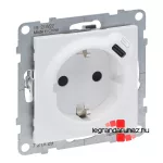 Legrand Suno 2P+F csatlakozóaljzat+ USB C-túpusú töltőaljzat, fehér, Legrand 721129