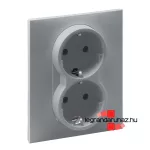 Legrand Suno 2x2P+F csatlakozóaljzat biztonsági zsaluval, egybeépített burkolattal, rugós alumínium, Legrand 721326