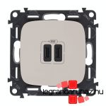 Legrand Valena Allure Töltőaljzat Kettős USB C-típusú csatlakozóval, 5V–3A–15W, Túlfesz-védelem >1kW, Class II SELV, Elefántcsont, Legrand 755346