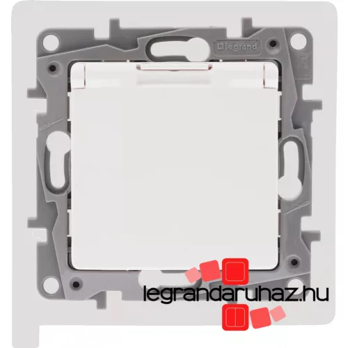 Legrand Niloé 2P+F aljzat körömmel IP44 fehér biztonsági zsaluval 764531, Legrand 764531