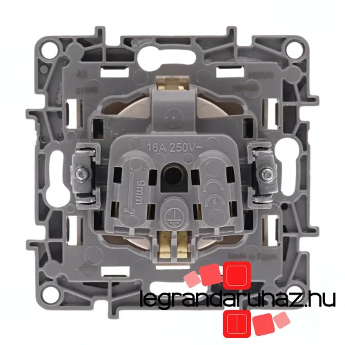 Legrand Niloé 2P+F csatlakozóaljzat biztonsági zsaluval, bézs, Legrand 764629