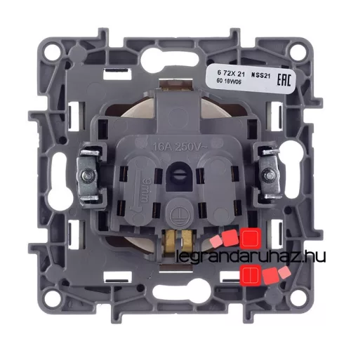 Legrand Niloé 2P+F csatlakozóaljzat biztonsági zsaluval, bézs, Legrand 764629