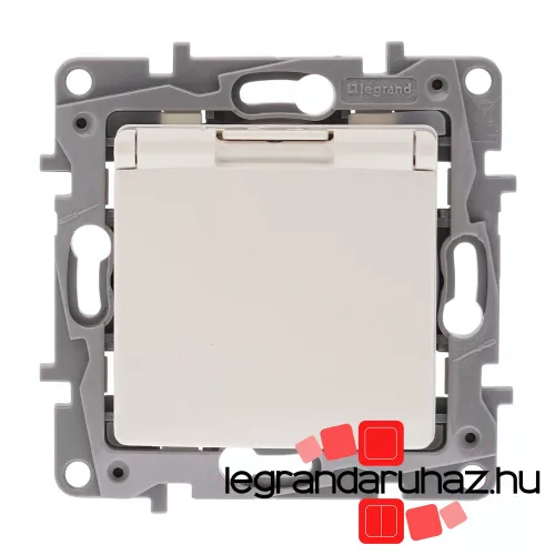 Legrand Niloé 2P+F aljzat csapófedeles biztonsági zsaluval, bézs, Legrand 764632
