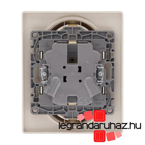Legrand Niloé 2X2P+F aljzat körömmel bézs biztonsági zsaluval, Legrand 764644