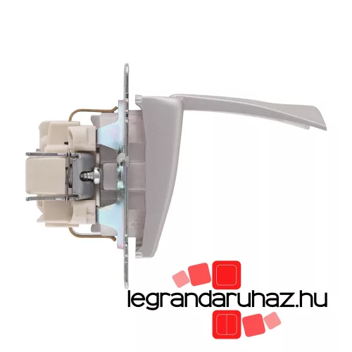 Legrand Valena 2P+F csatlakozóaljzat csapófedéllel alumínium, Legrand 770122