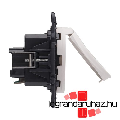 Legrand Céliane 2P+F csatlakozóaljzat biztonsági zsaluval, csapófedéllel, rugós, fehér CF067153CS-K