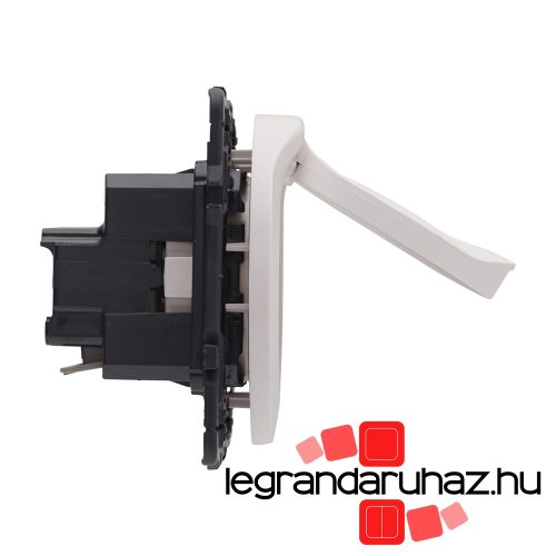 Legrand Céliane konnektor biztonsági zsaluval IP44 rugós, fehér CF067153IP-CS