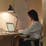 EMOS PC1321R, Hosszabbító 1,5 m / 3 aljzat / kapcsolós / fekete / PVC / 1,5 mm2