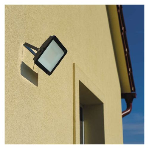 EMOS ZS2652, LED reflektor INOVO 100W 11000lm IP65 természetes fehér